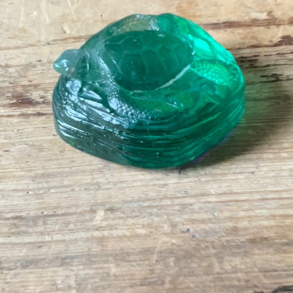 Glass green sea turtle paperweight designed by Robin Lehman